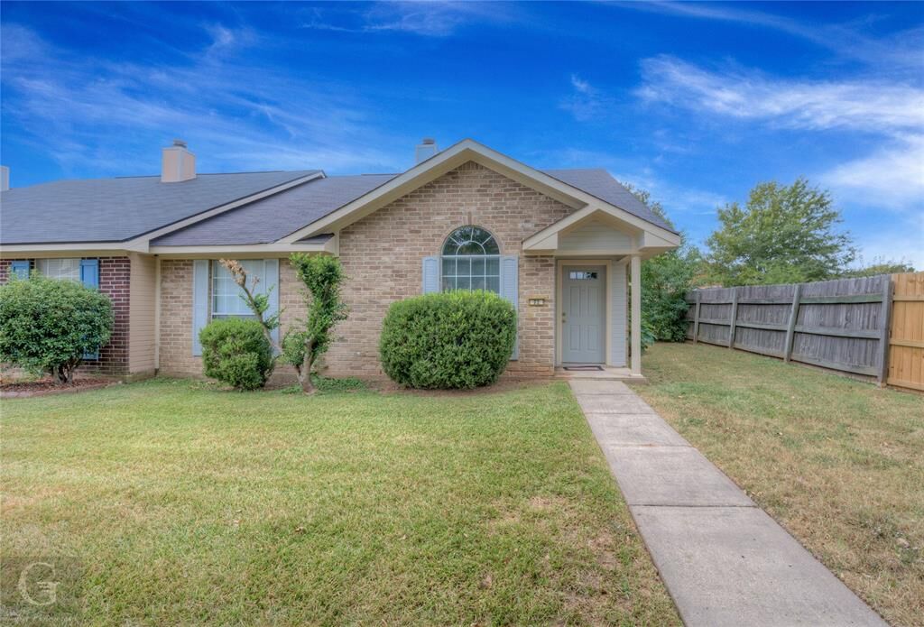 Property Photo: 5005 Longstreet Place 72 LA 71112