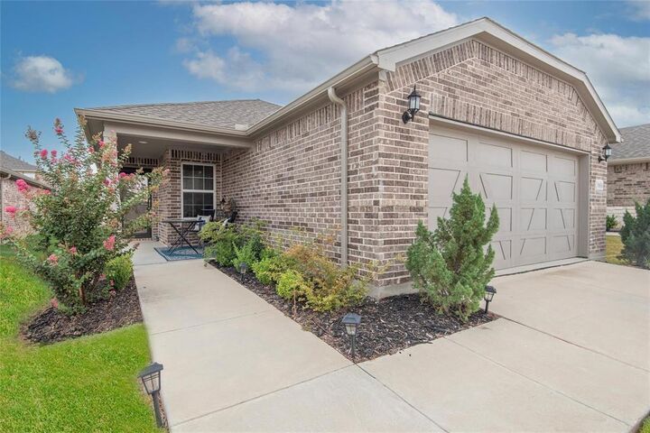 Property Photo: 7633 Rampart Drive TX 76227