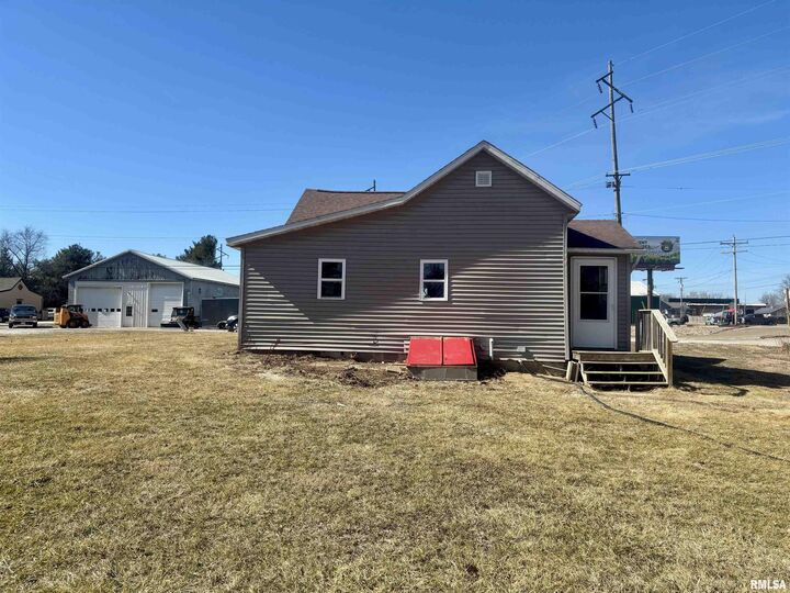 Property Photo:  609 S Illinois Street  IL 61542 