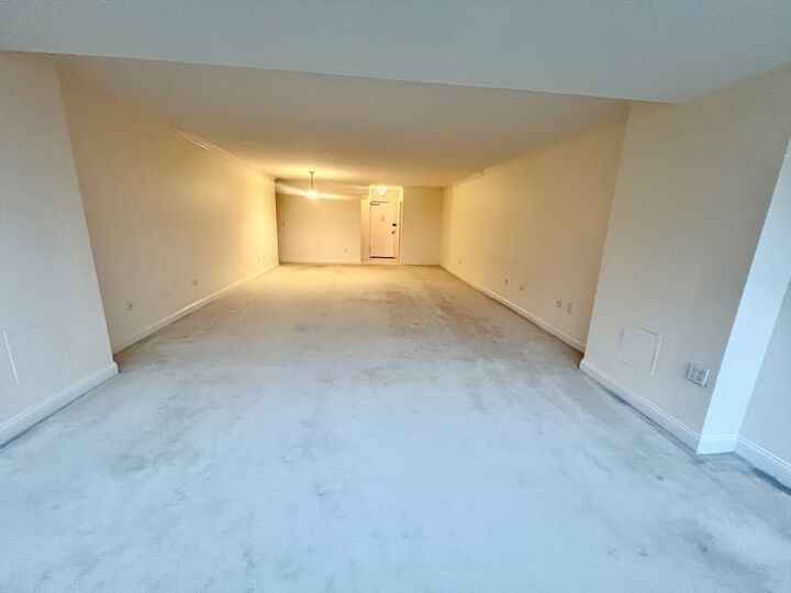 Property Photo: 9 Hawthorne Place 14N MA 02114