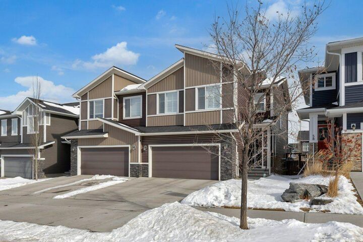 Property Photo: 54 Crestbrook Drive SW AB T3B 5X7