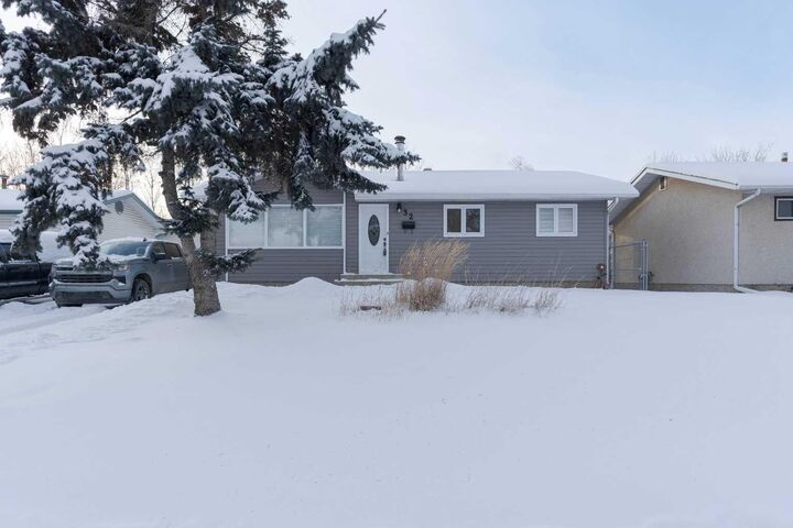 Property Photo:  32 Moberly Crescent  AB T9H 1G9 