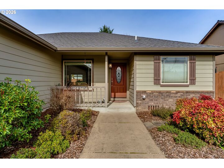 Property Photo:  28 Sandalwood Loop  OR 97426 