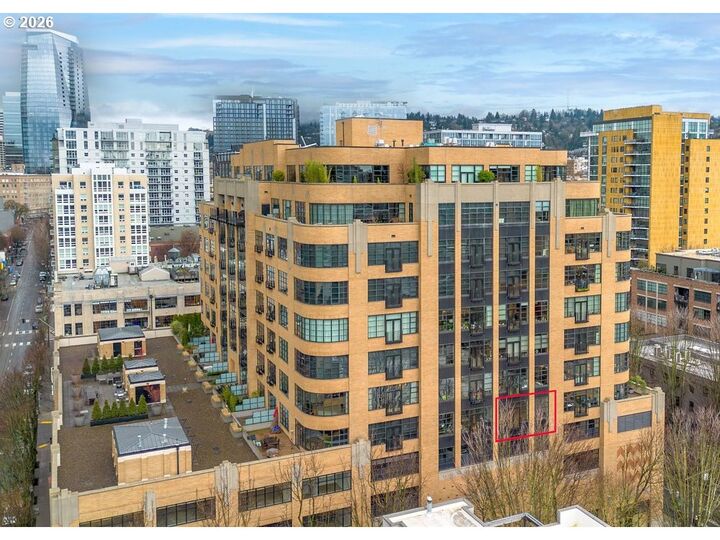 Property Photo:  420 NW 11th Ave 506  OR 97209 