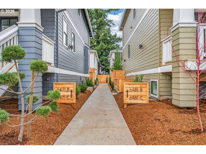 Property Photo:  6471 SE Ramona St C  OR 97206 