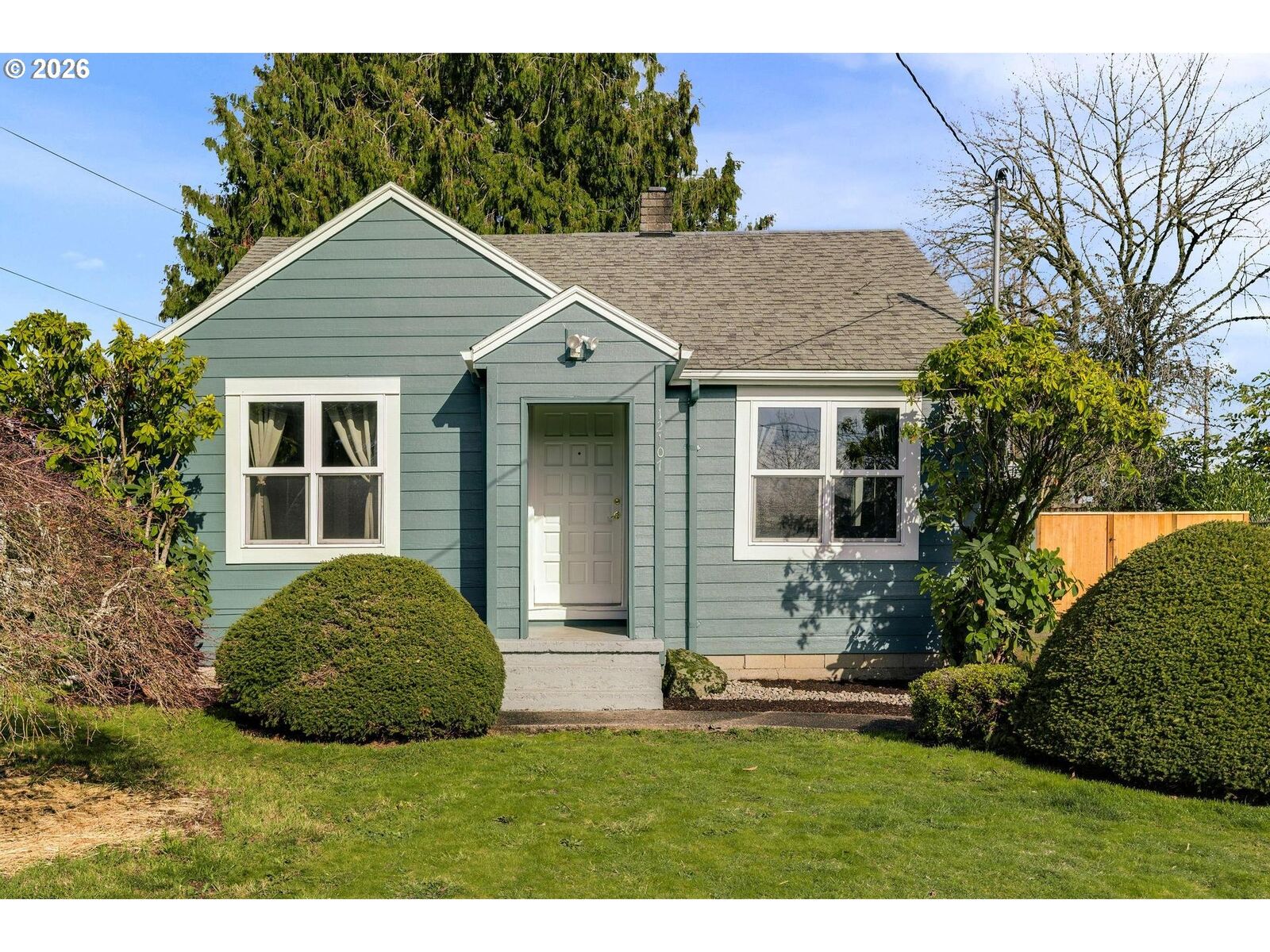 Property Photo: 12107 SE Kelly St OR 97266