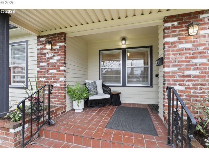 Property Photo: 6315 NE 35th Ave OR 97211