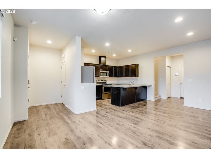 Property Photo: 2240 SE 16th St OR 97080