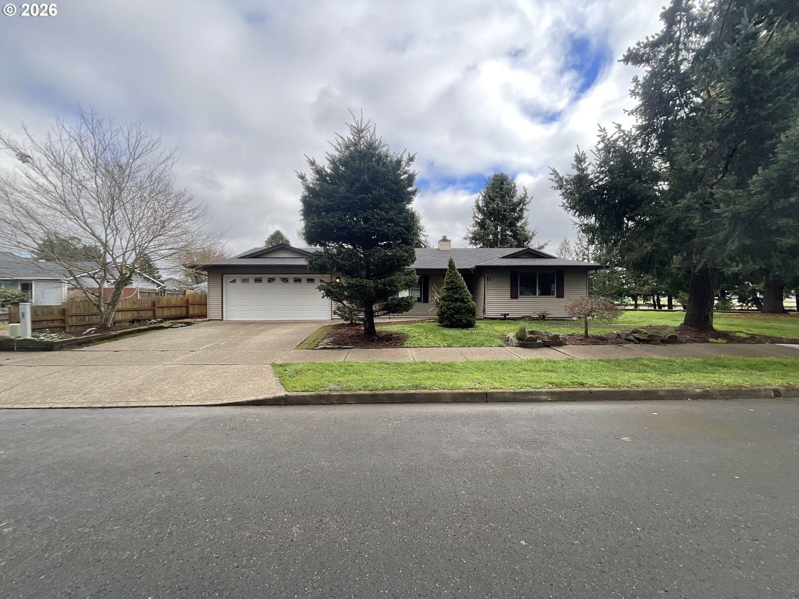 Property Photo:  1701 Fir Rd  OR 97116 