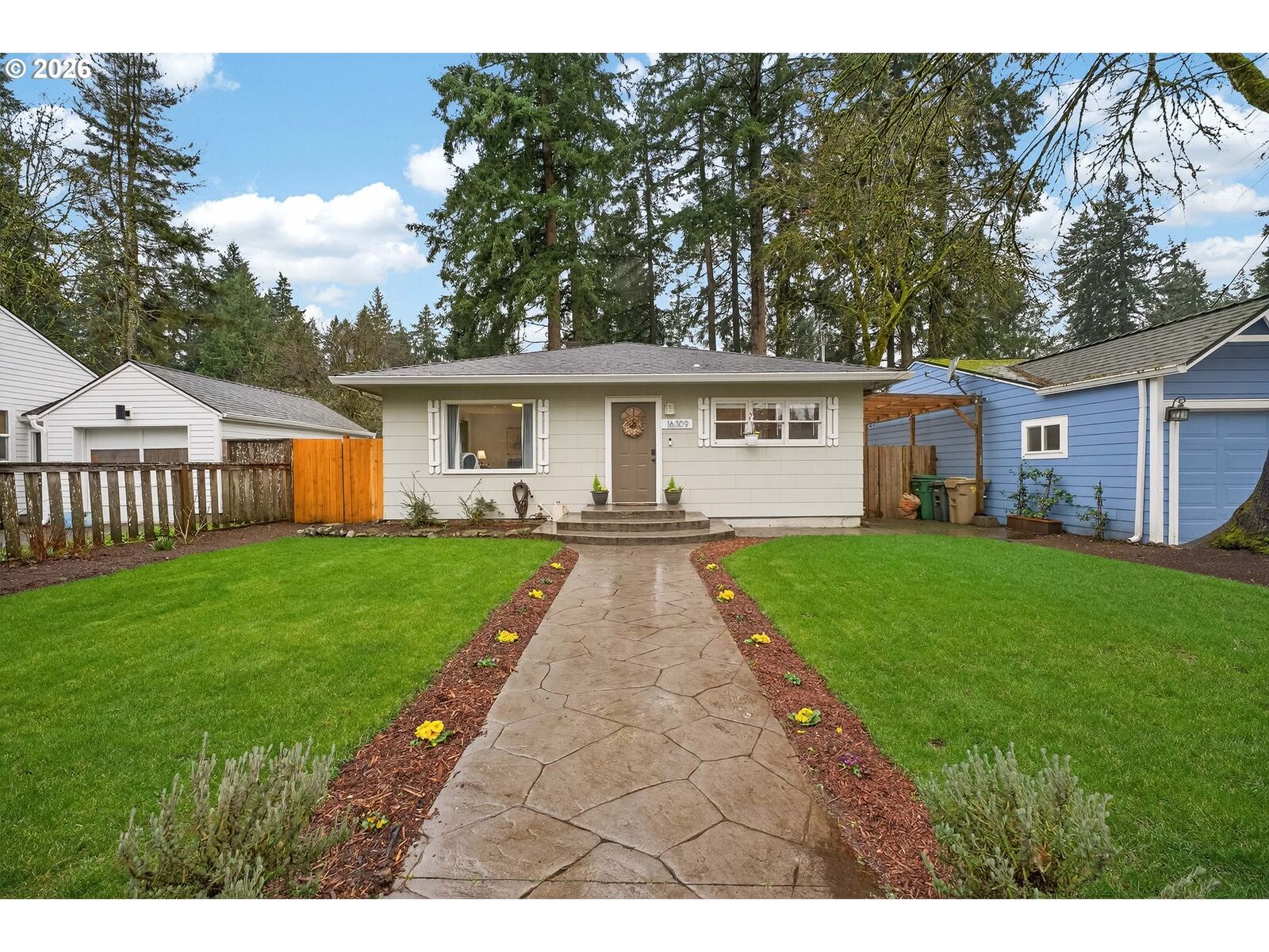 Property Photo:  16309 Lake Forest Blvd  OR 97035 