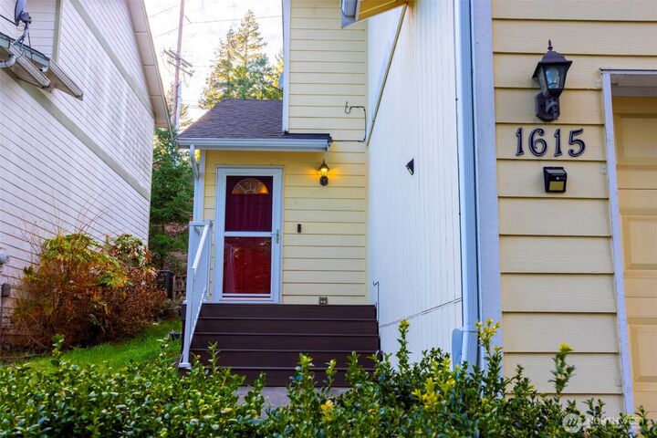 Property Photo:  1615  Cottman Avenue  WA 98312 