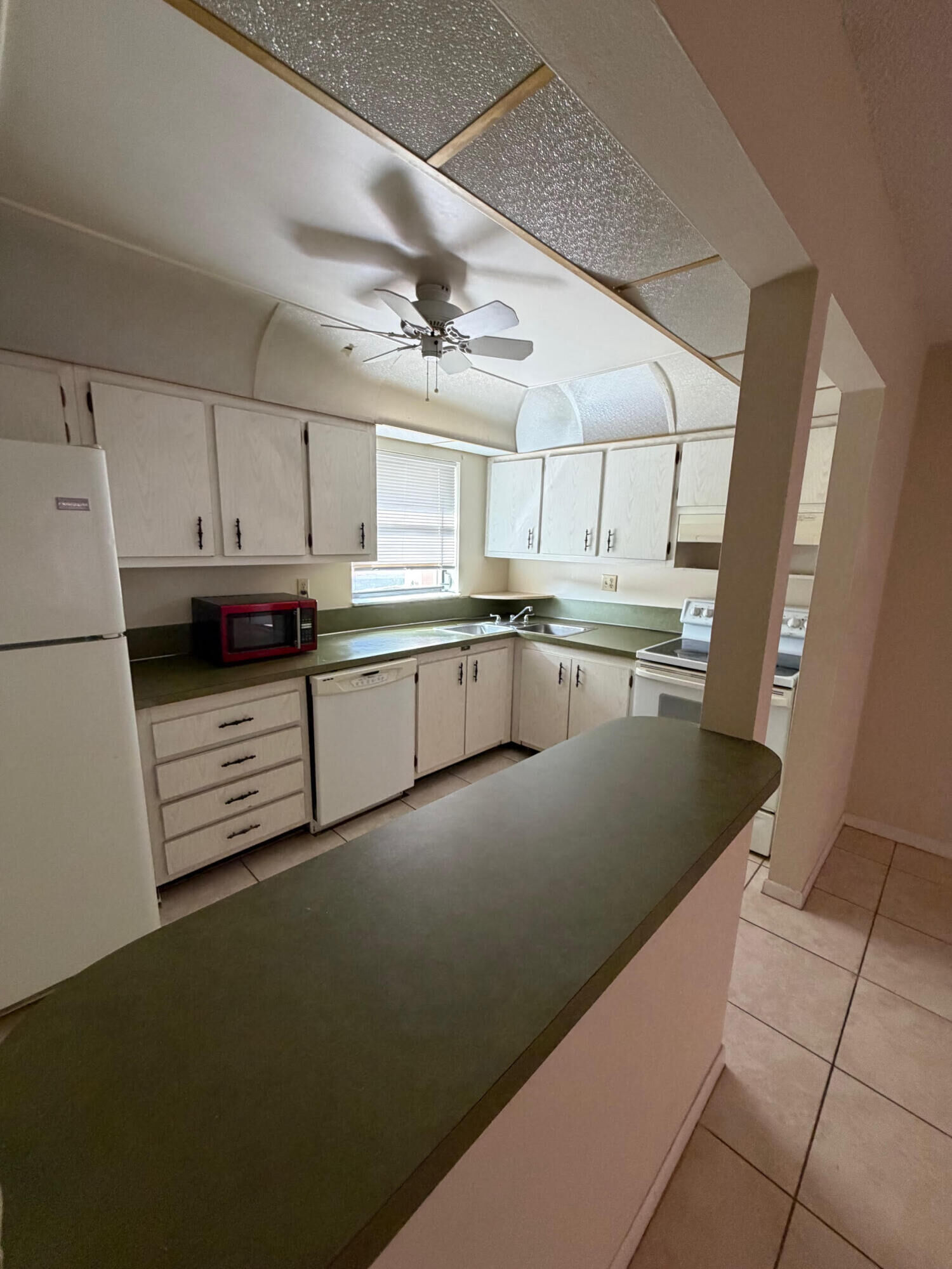 Property Photo:  50 SE 12th Street 1520  FL 33432 