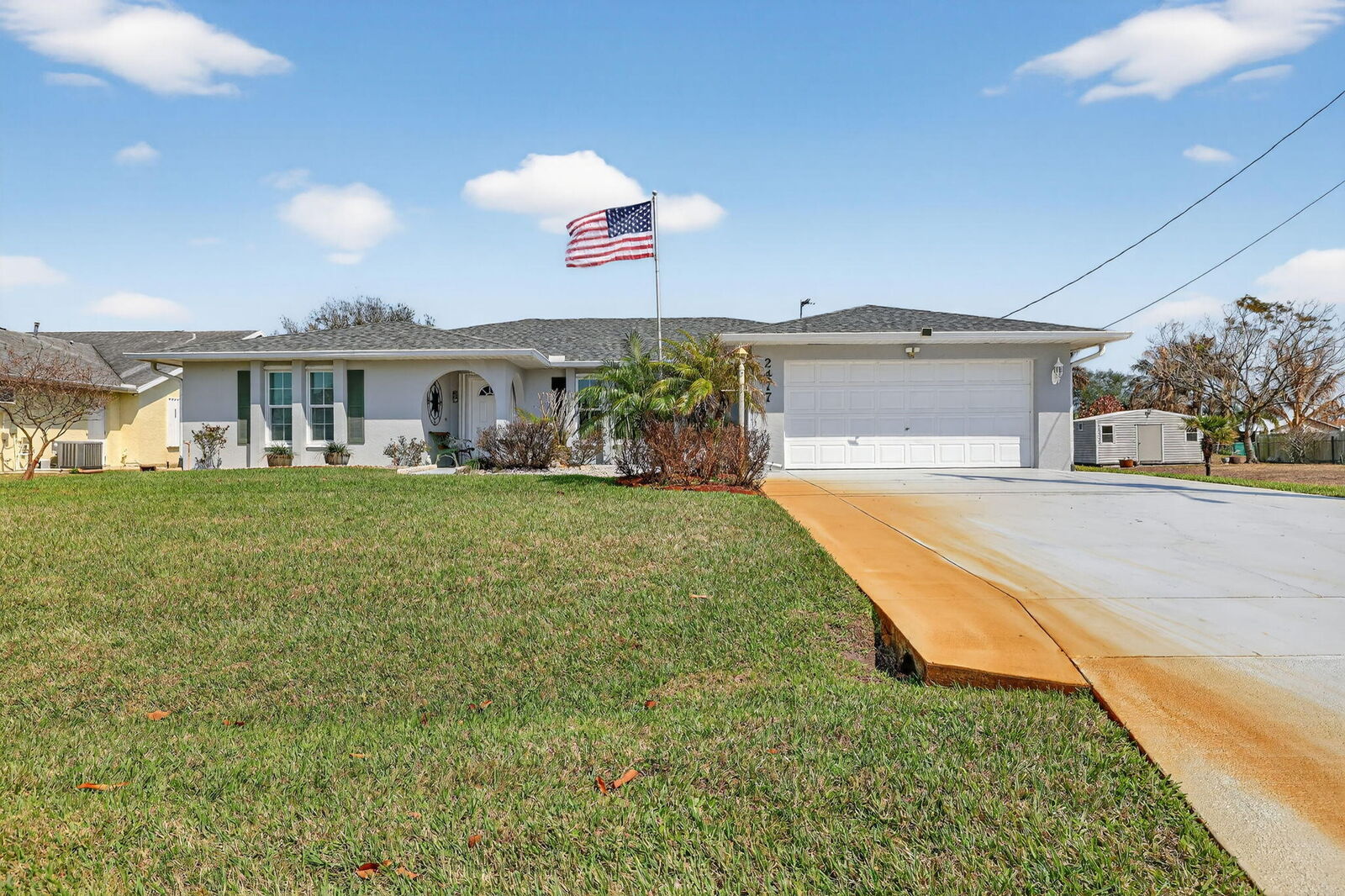 Property Photo:  2477 SW Chestnut Lane  FL 34953 