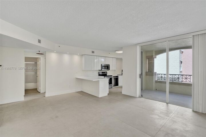 Property Photo:  1834 Brickell Ave 31  FL 33129 