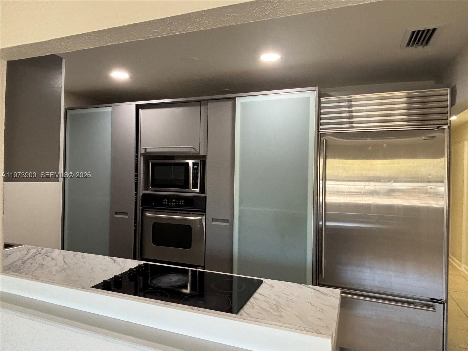 Property Photo: 543 SW 61st Ter FL 33068