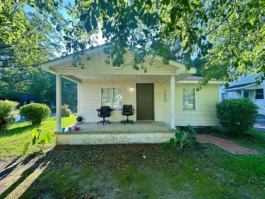 Property Photo:  1096 Fountain St  AL 36303 
