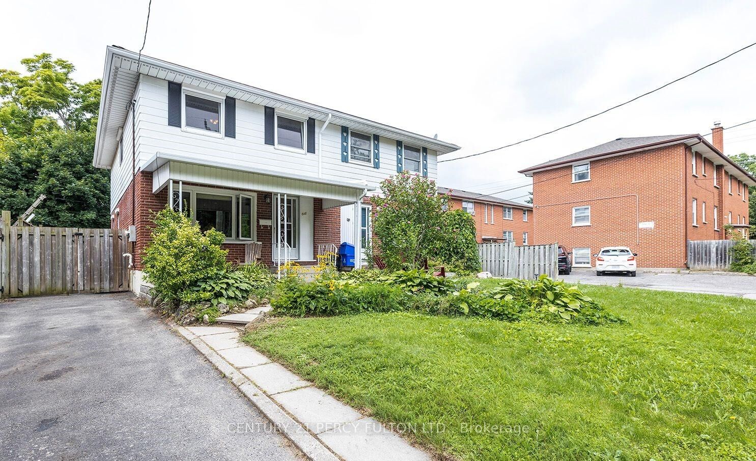 Property Photo: 648 Minto Street W ON L1G 5K5