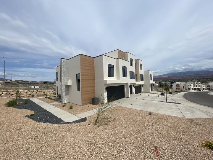 Property Photo:  2828 W Silver Cholla Ln 53  UT 84770 