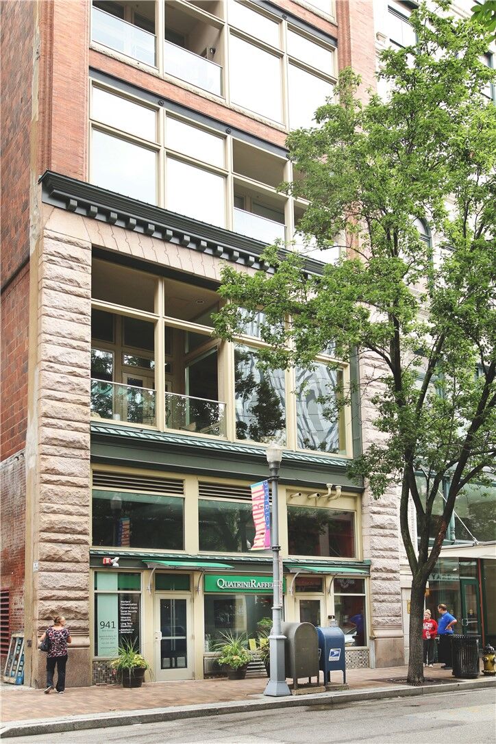 Property Photo:  941 Penn Ave 202  PA 15222 