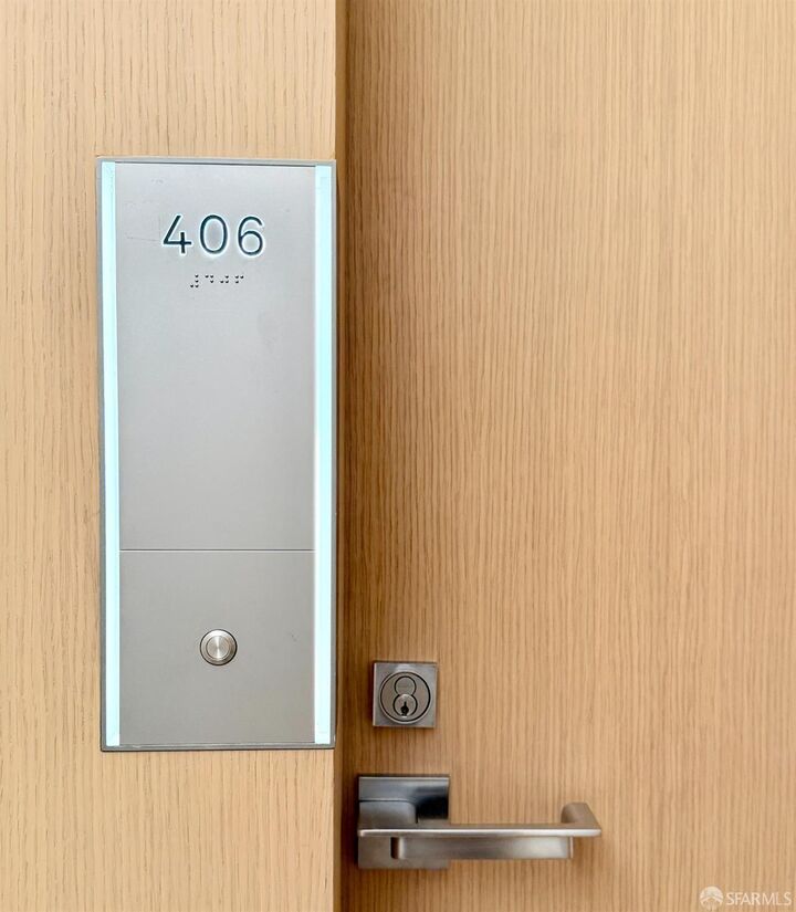 Property Photo:  1 Steuart Lane 406  CA 94105 