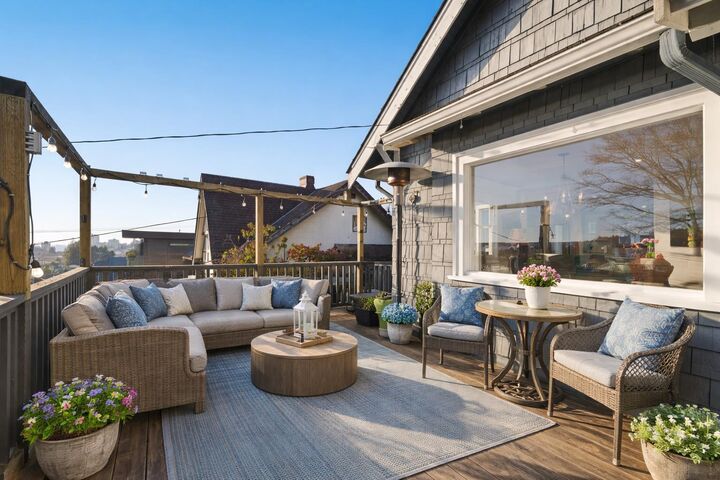 Property Photo: 1073 Clyde Avenue BC V7T 1E3