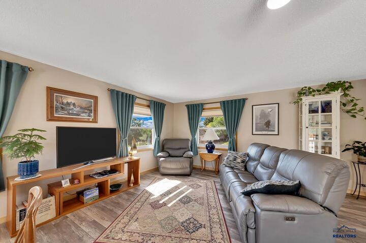 Property Photo: 537 S 16th St SD 57747