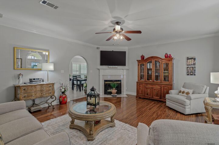 Property Photo:  1745 E Nelson St  LA 70737 