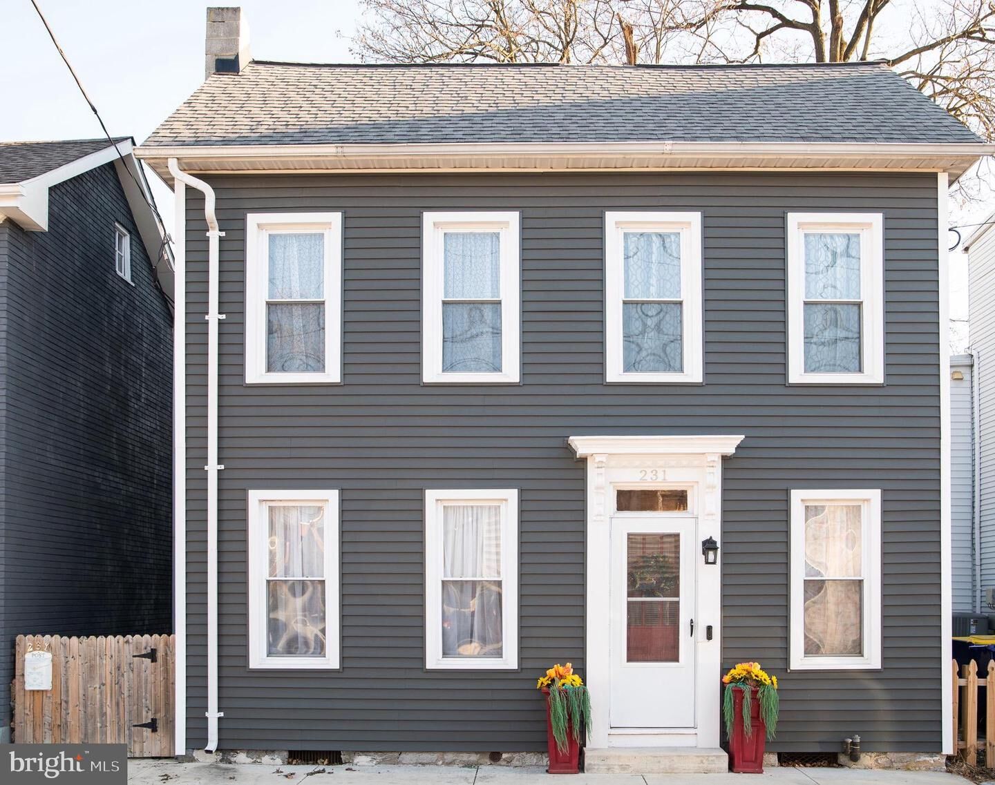 Property Photo: 231 W Locust Street PA 17055