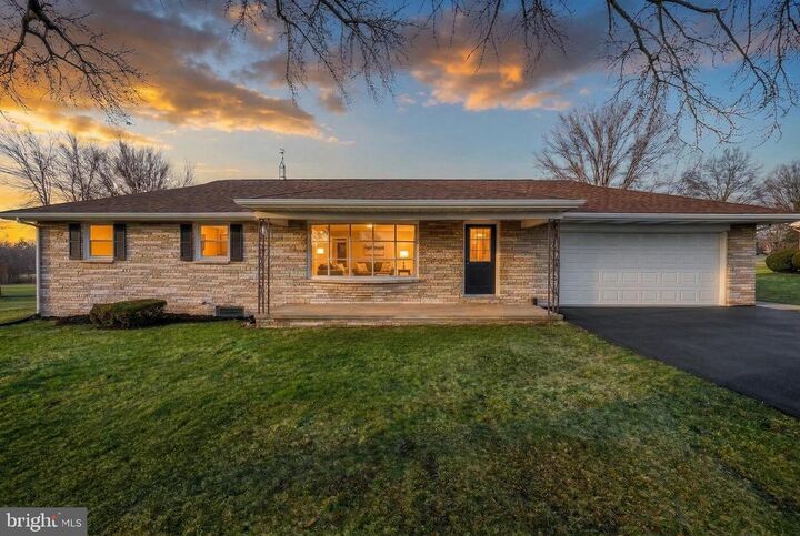 Property Photo:  4081 Mulberry Lane  PA 17315 