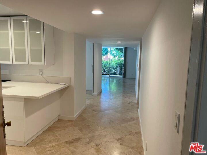 Property Photo:  9297 Burton Way  CA 90210 