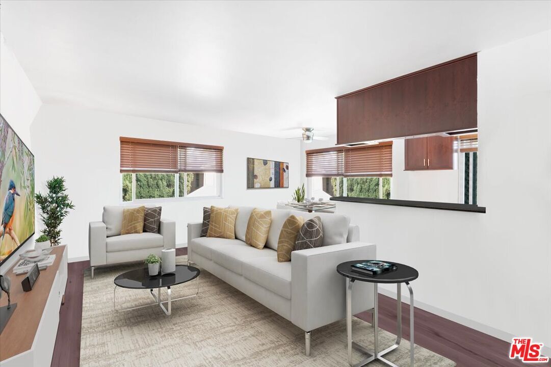 Property Photo: 968 Larrabee St CA 90069