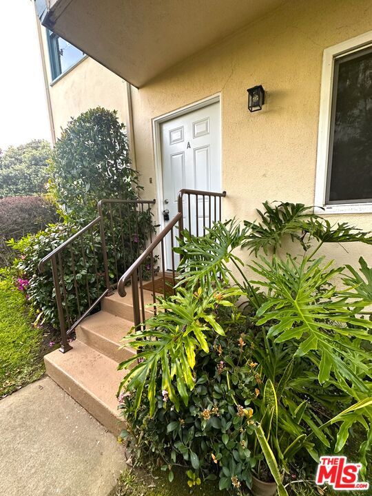 Property Photo:  2027 Euclid St  CA 90405 