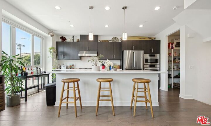 Property Photo: 1156 N Orange Dr CA 90038