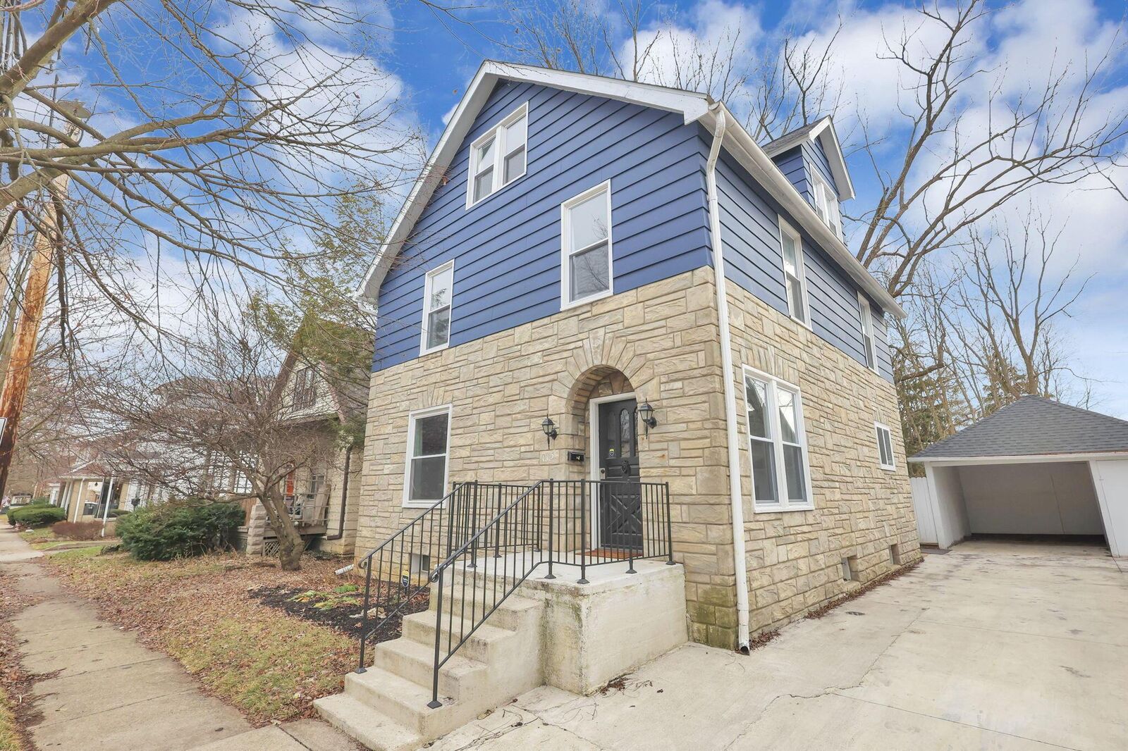 Property Photo:  115 W Central Avenue  OH 43015 