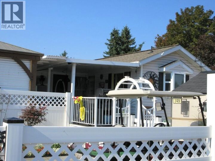 Property Photo:  415 Commonwealth Road 749  BC V4V 1P4 