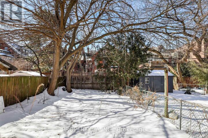 Property Photo:  552 Huron Street  ON M5R 2R7 