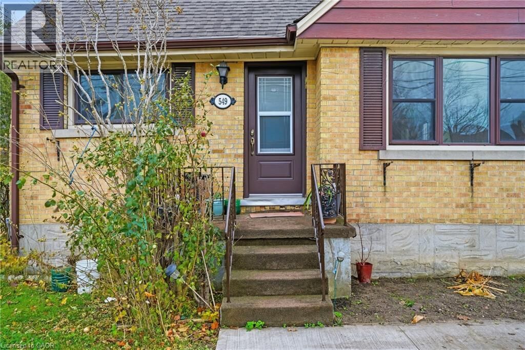 Property Photo:  549 Weber Street East  ON N2H 1E9 
