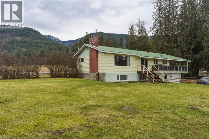 Property Photo: 1121 Mountain View Road BC V4Y 0S2