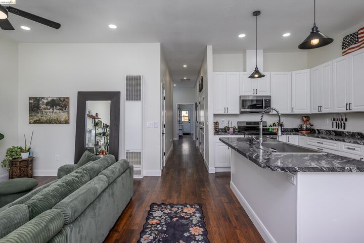 Property Photo:  18370 Bay Ave  CA 95379 