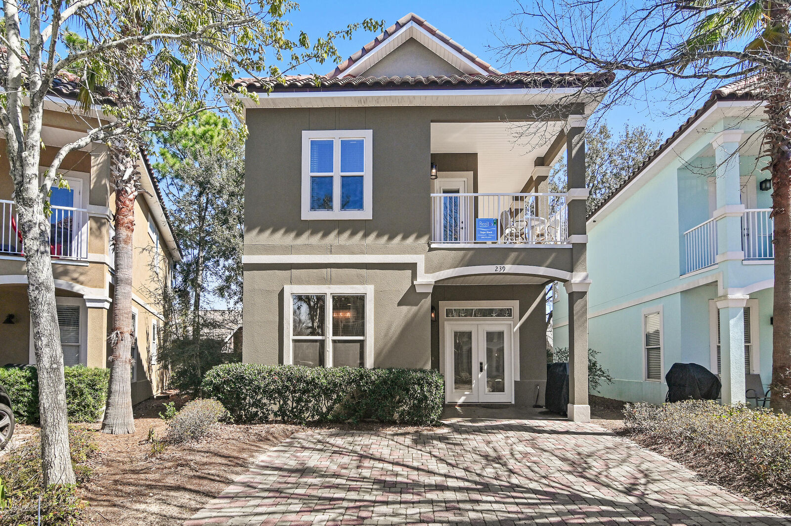 Property Photo: 239 Kono Way FL 32541