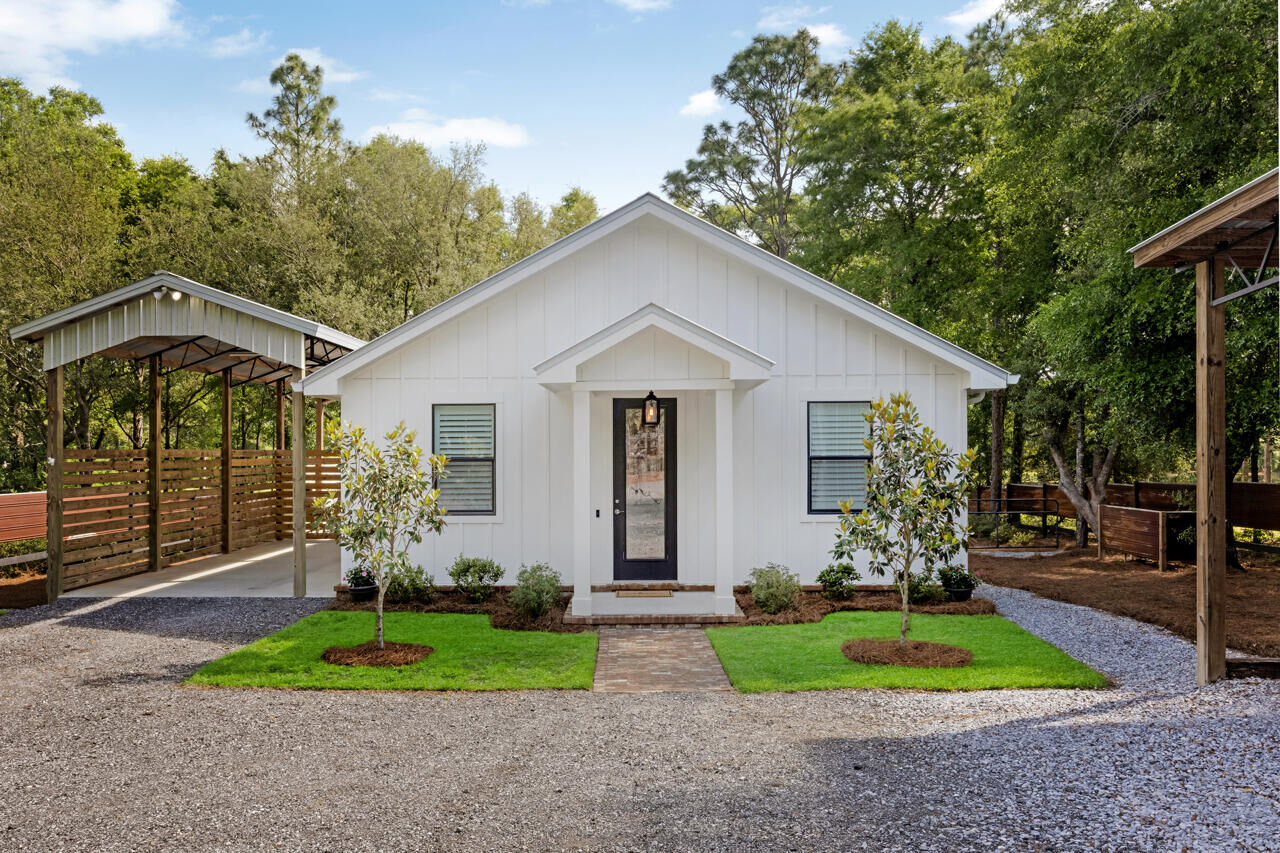 Property Photo: 1650 Caswell Road FL 32433