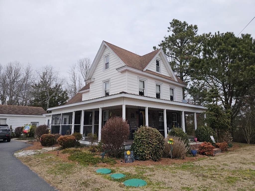 Property Photo: 29138 Phillips Dr VA 23410