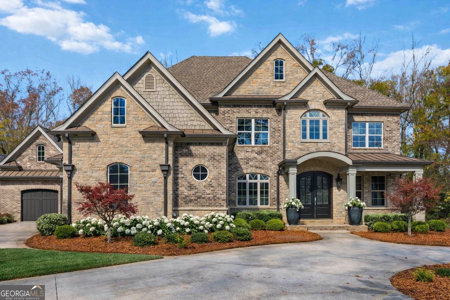 Property Photo:  220 River Meadow Lane  GA 30025 