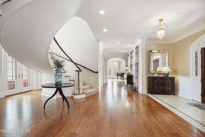 Property Photo:  15 Vineyard Lane  CT 06831 