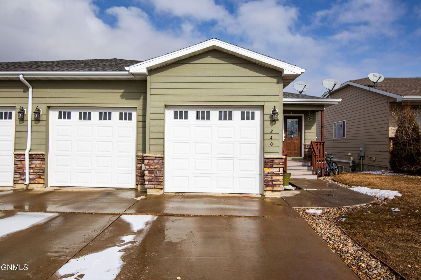 Property Photo:  1240 23rd Street W  ND 58601 