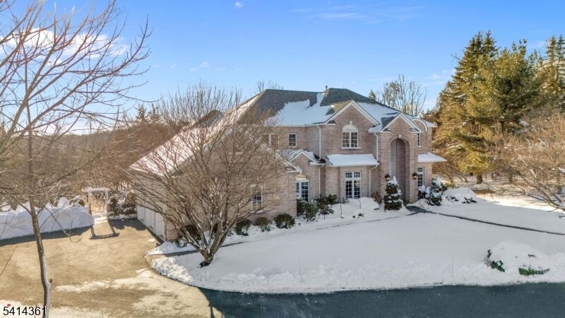 Property Photo:  4 Downing Ct  NJ 07930 