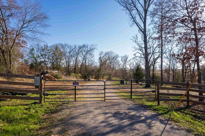 Property Photo:  158 Private Road 52405  TX 75686 