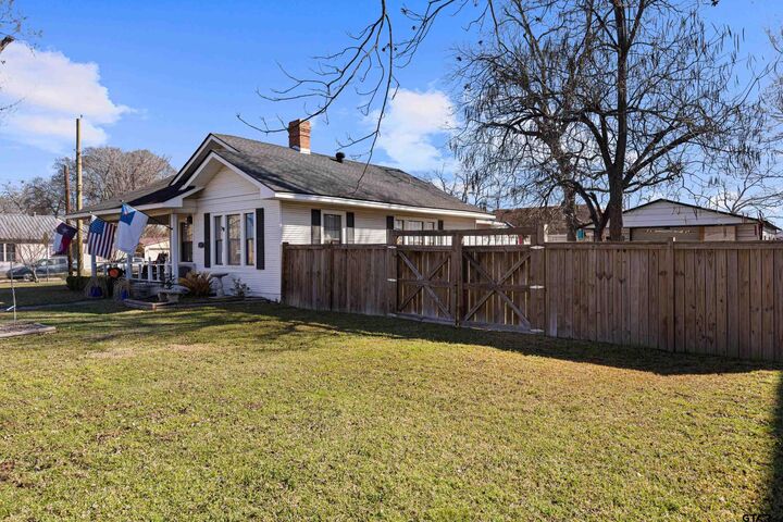 Property Photo:  217 N Montgomery St.  TX 75644 