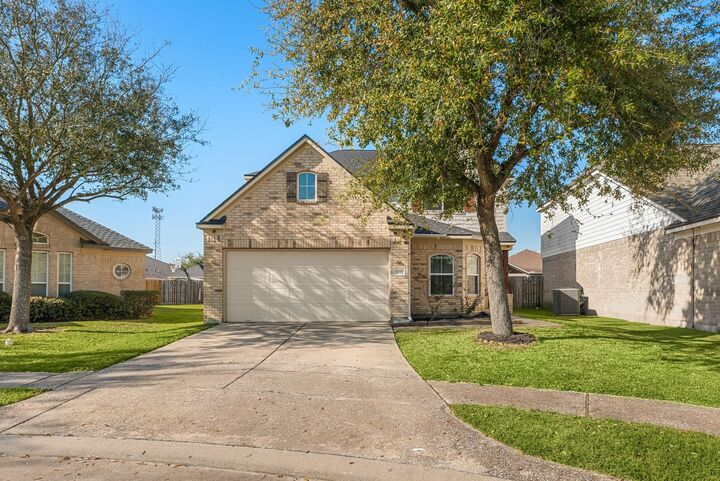 Property Photo:  5911 Rosemary Circle  TX 77521 