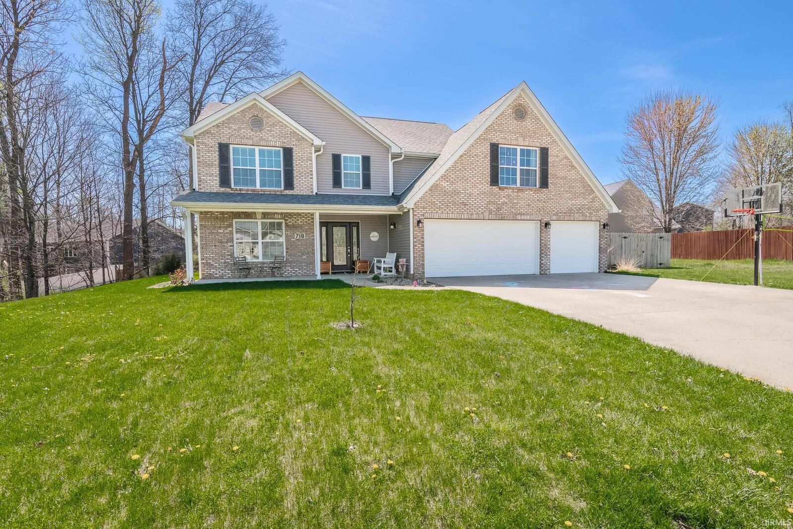 Property Photo:  718 E Appomatox Court  IN 47429 
